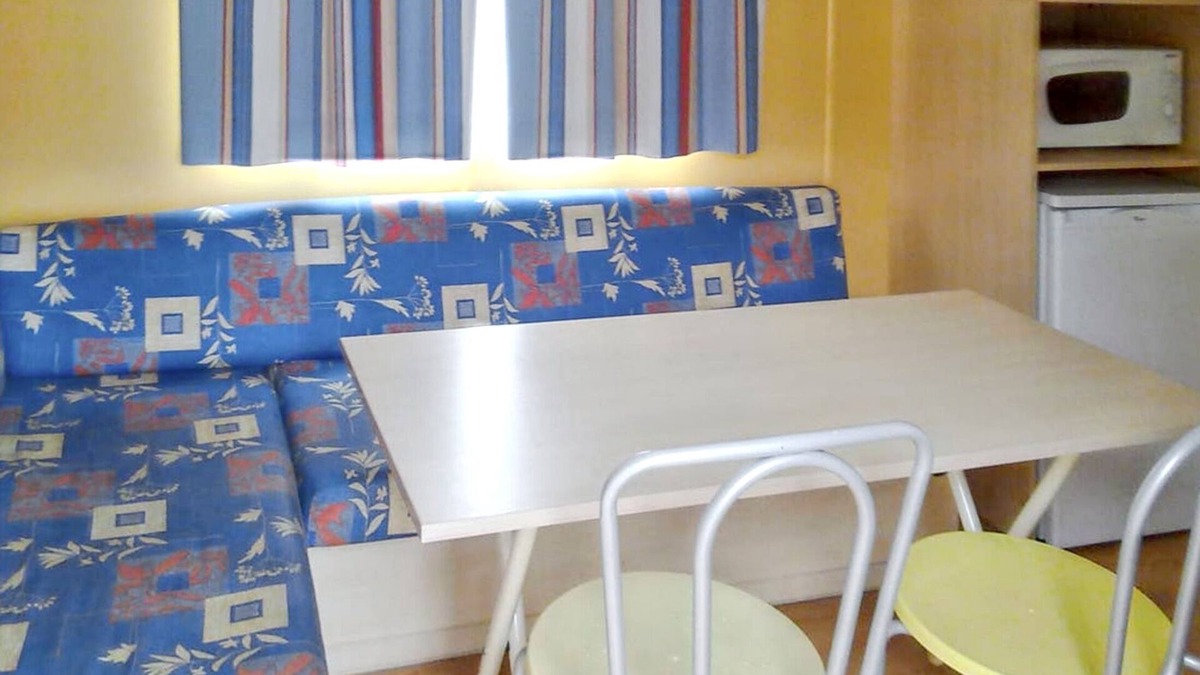 Burinhosa House | Homerez - Comfortable Bungalow Near Pataias with Shared Pool