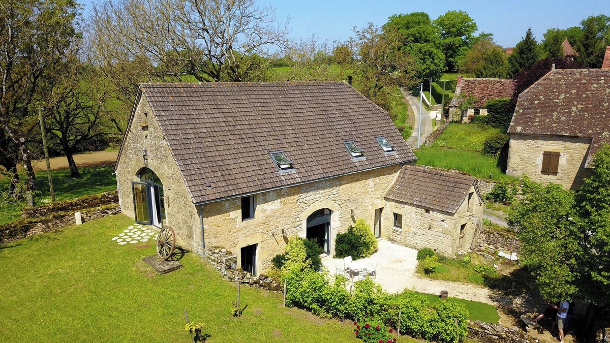 Thegra House | Homerez - Comfortable House in Thégra with Large Garden
