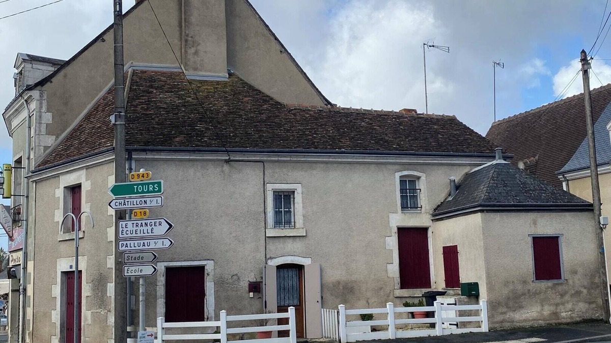 Clion House | Homerez - Comfortable house in Clion with private parking