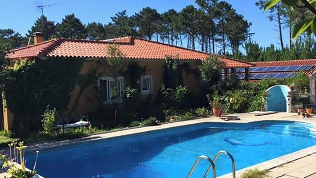 Nazare Apartment | Homerez - Comfortable studio in Nazaré with shared pool - 30 m²