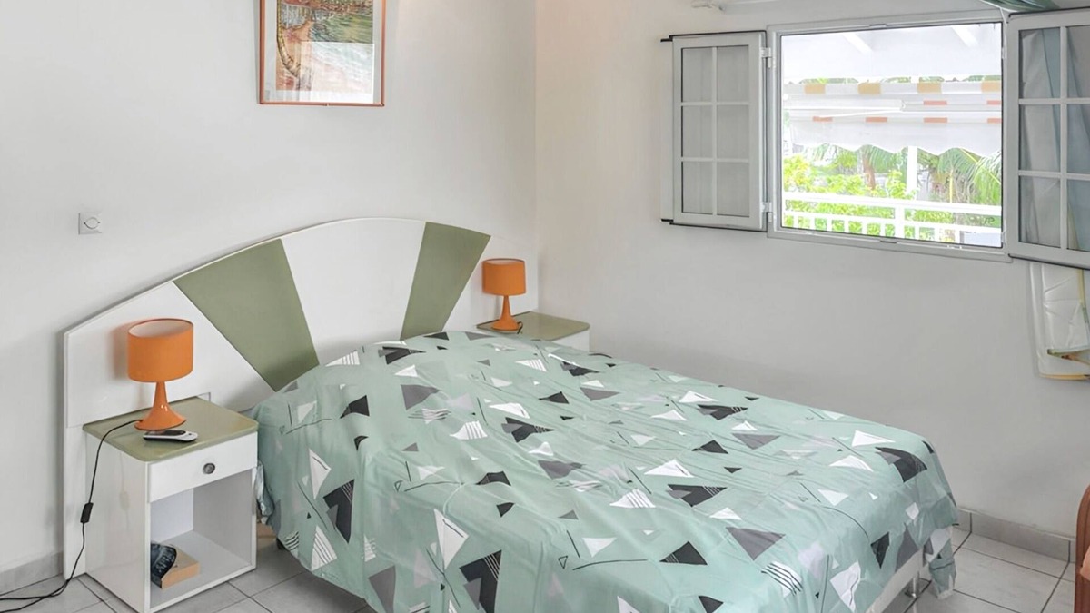 Damencourt Apartment | Homerez - Cosy apartment in Le Moule with enclosed garden