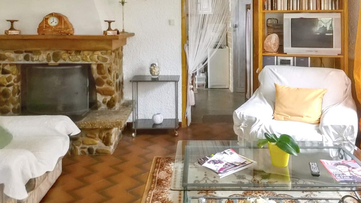 Tarbes Apartment | Homerez - Cosy Apartment in Tarbes - Terrace and Garden
