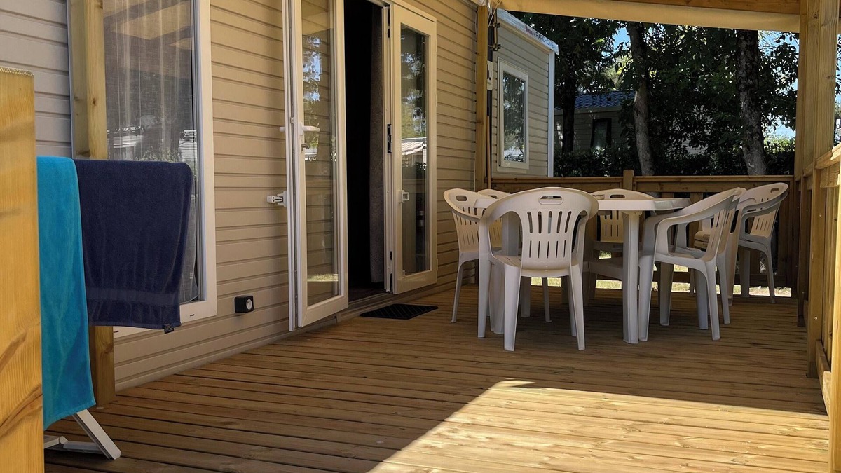 Coulanges House | Homerez - Cosy Bungalow in Onzain with Shared Pool