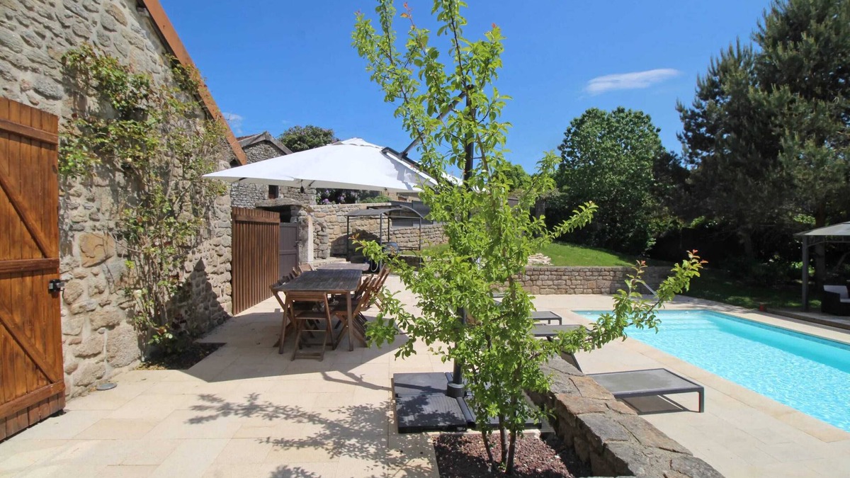 Saint-Sylvestre Villa | Homerez - Country house Saint-Sylvestre