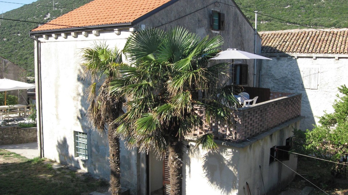 Mali Losinj House | Homerez - Cozy House in Sveti Jakov, Mountain View