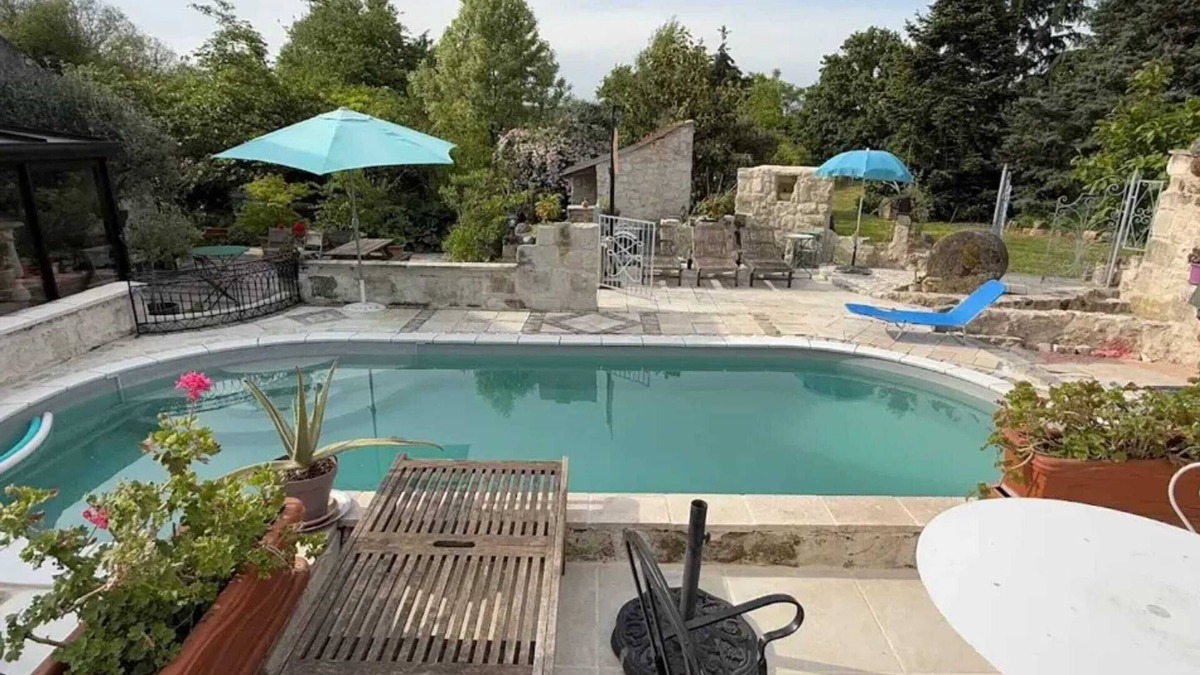 Brehemont House | Homerez - Cozy house in Bréhémont with peaceful garden