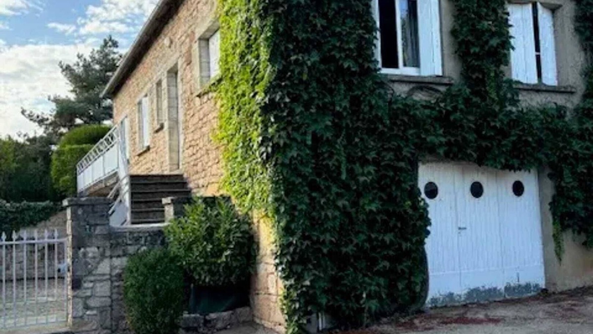 Bozouls House | Homerez - Cozy House near Bozouls with Garden