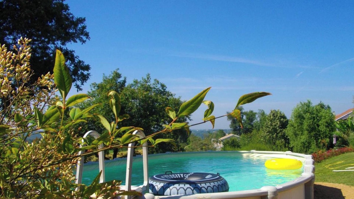 Estibeaux House | Homerez - Cozy House with Private Pool in Estibeaux 38 m²