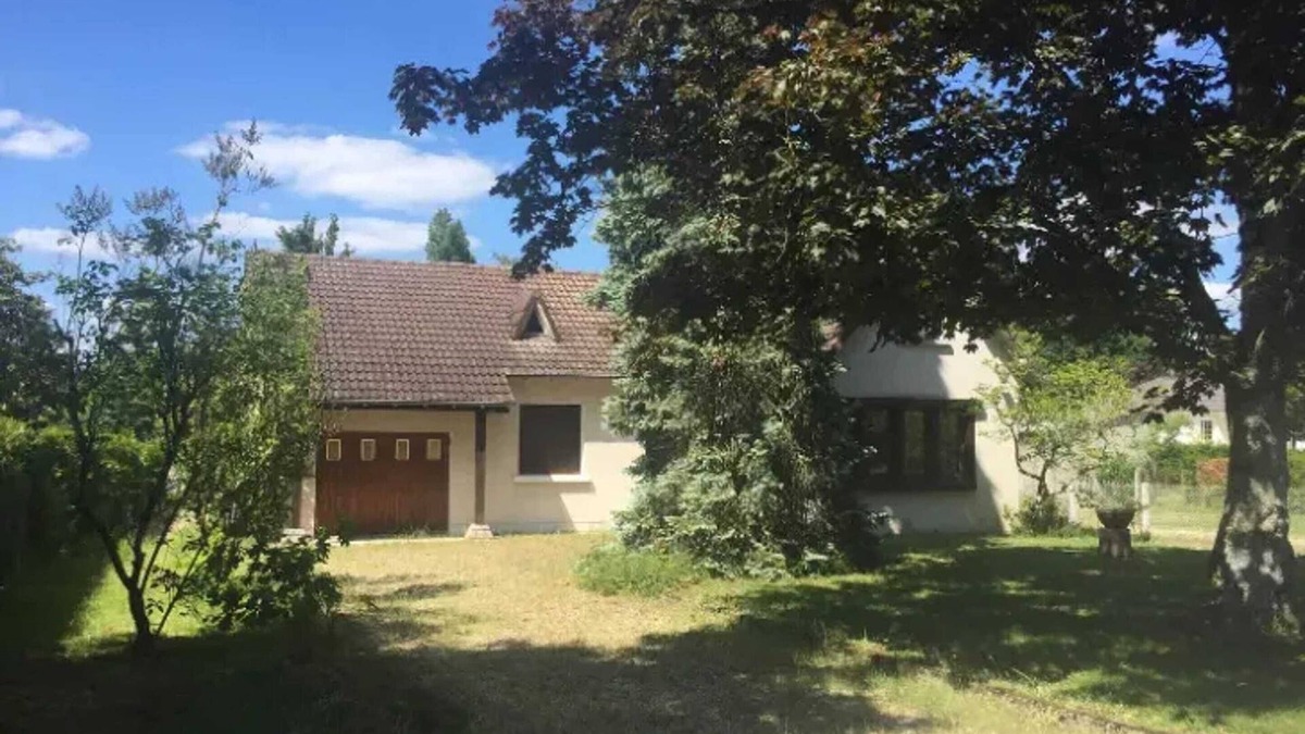 Vierzon House | Homerez - Detached House with Garden in Vierzon