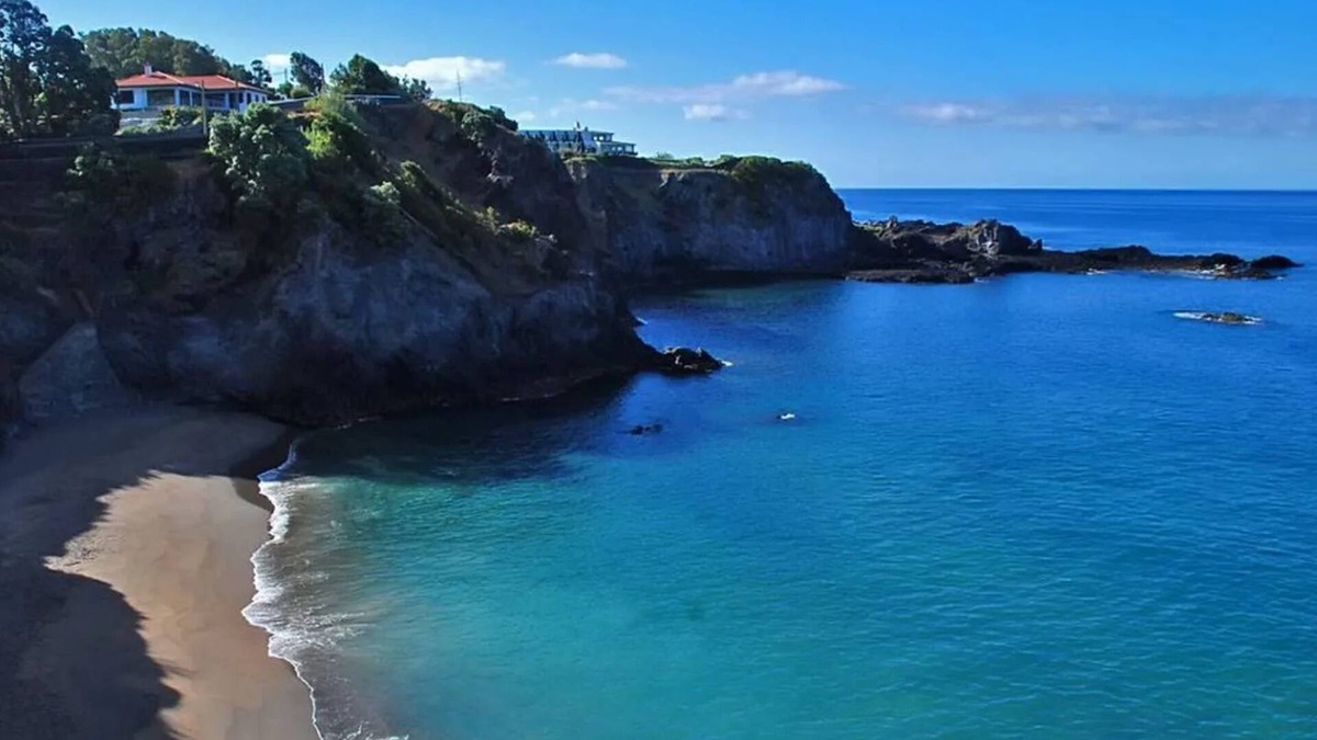 Caloura House | Homerez - Elegant res. in Agua De Pau