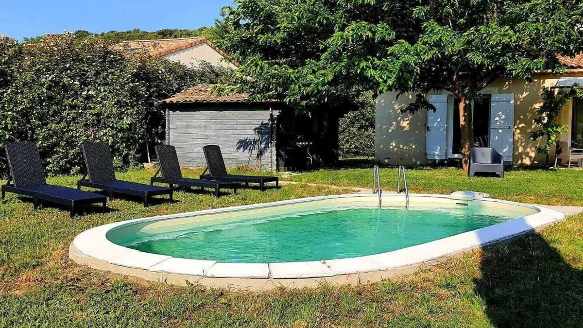 Chamaret Villa | Homerez - Elegant Villa in Chamaret with Private Pool
