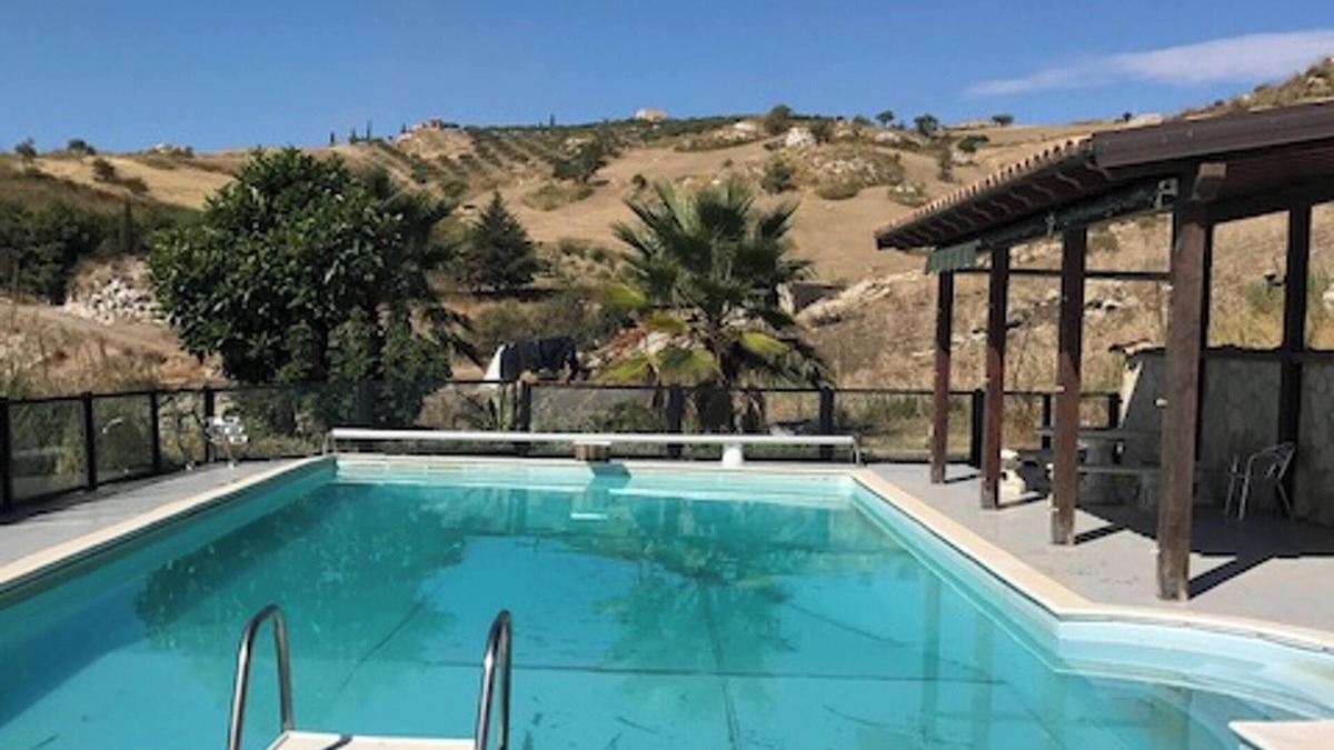 Bivona Villa | Homerez - Elegant Villa with Private Pool in Bivona