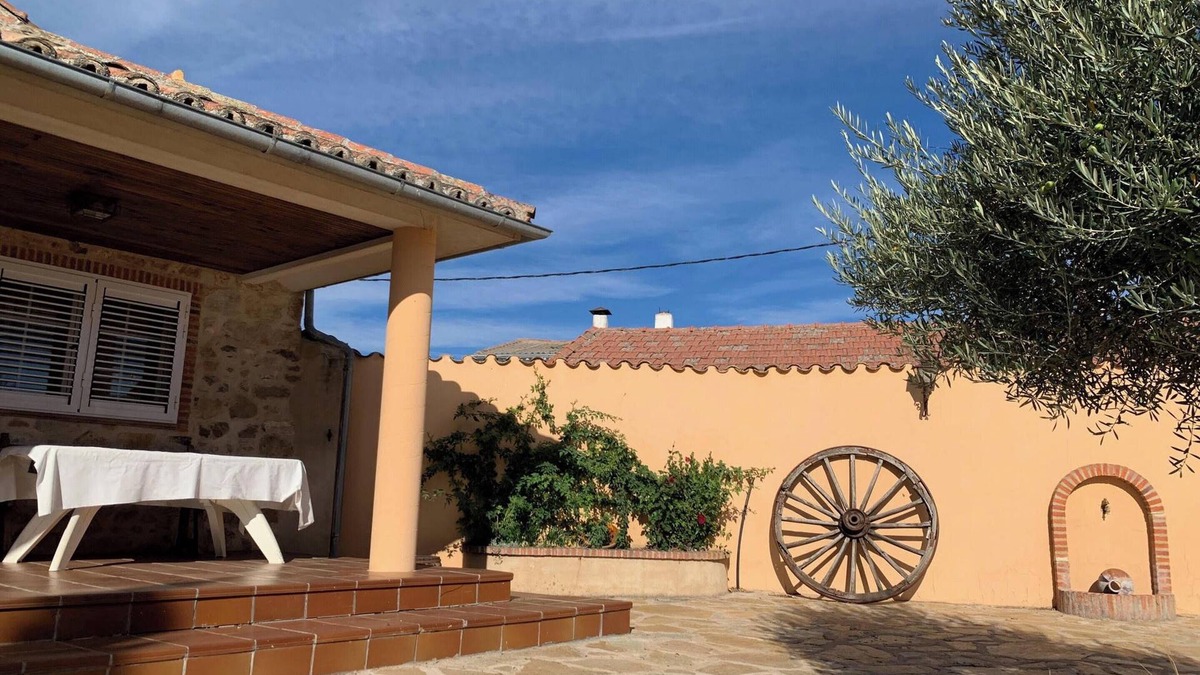 Aldehuela de la Boveda House | Homerez - House in Aldehuela de la Bóveda