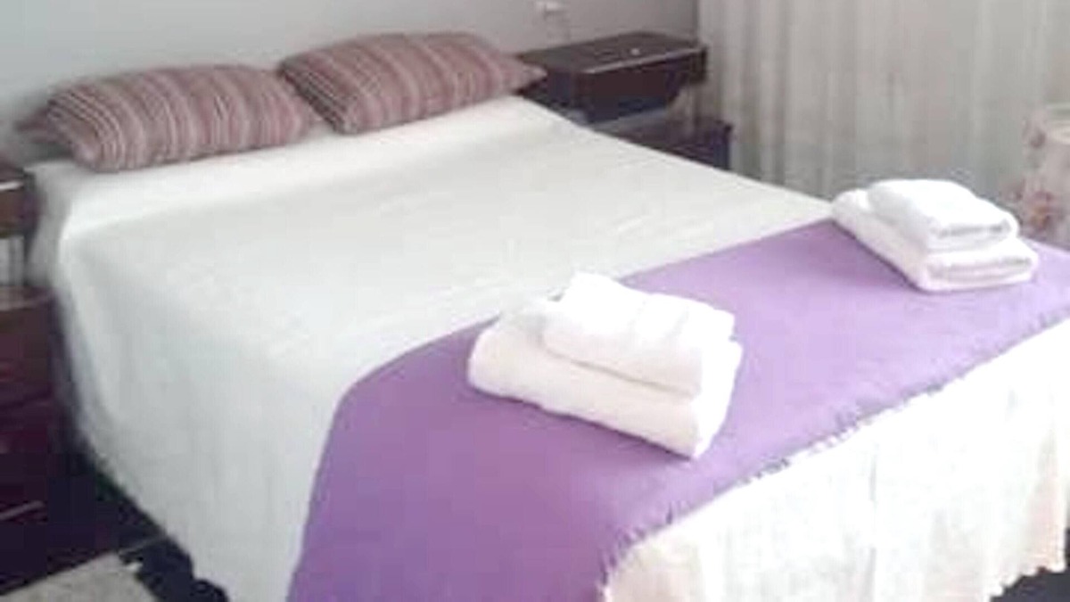 El Ensanche Zona Nuova Apartment | Homerez - Beautiful apartement for 4 ppl. with terrace at Santiago de Compostela
