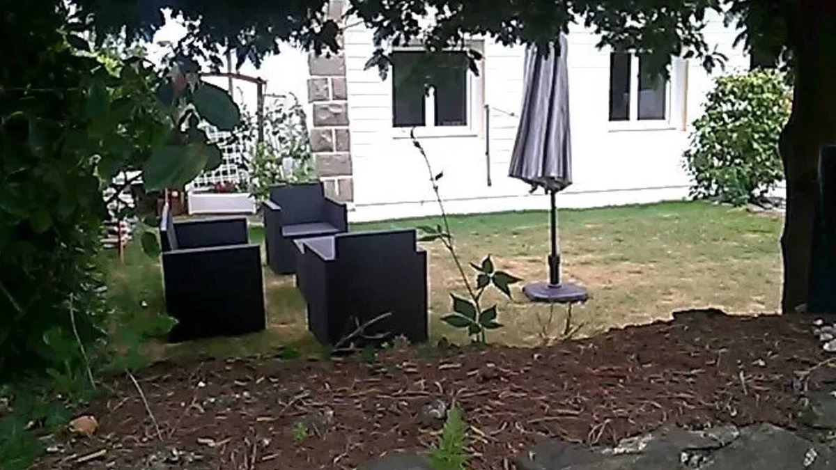 Pleherel-Plage-Vieux-Bourg Apartment | Homerez - Flat in Fréhel, priv. garden