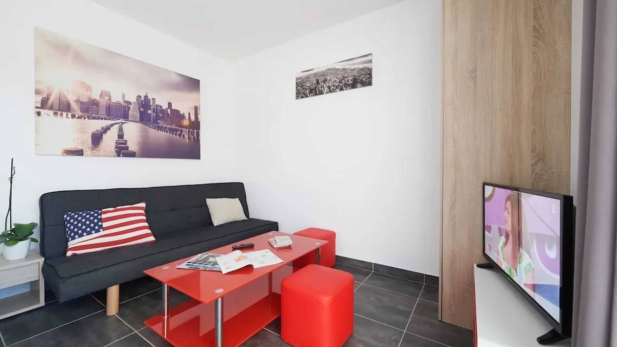 Chateauneuf-de-Galaure House | Homerez - House in Châteauneuf-de-Galaure