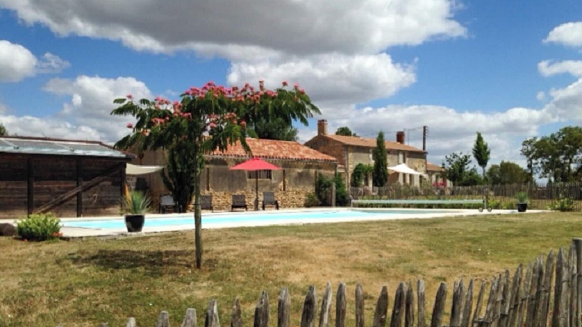 Saint-Cyr-en-Talmondais Villa | Homerez - Villa in Saint-Cyr-en-Talmondais