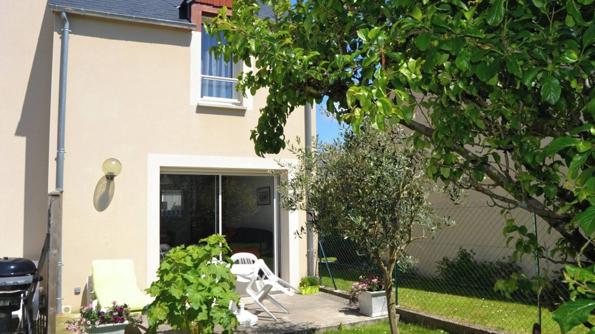 Saint-Jouan-des-Guerets House | Homerez - House in Saint-Jouan-des-Guérets