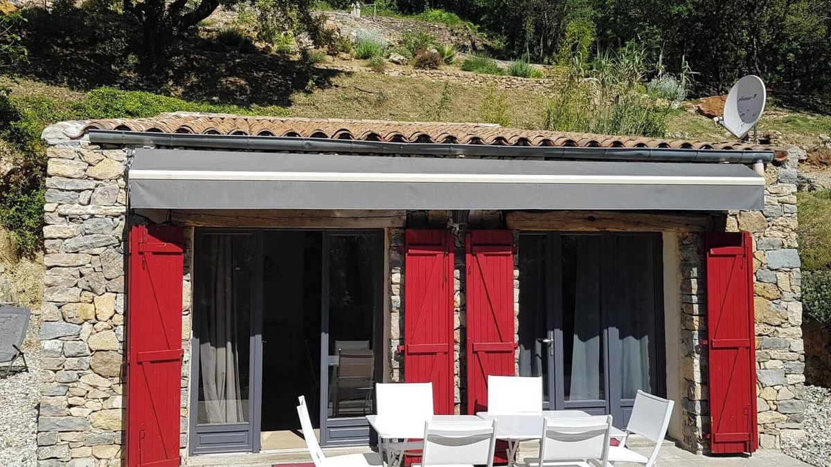Saint-Julien-de-la-Nef House | Homerez - House in Saint-Julien