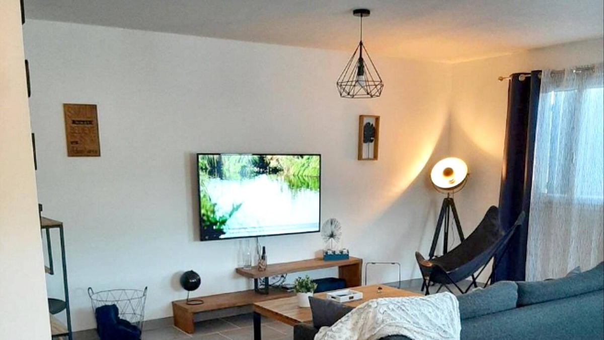 Saint-Pierre-de-Clairac House | Homerez - House for 7 ppl. with swimming-pool at Saint-Pierre-de-Clairac