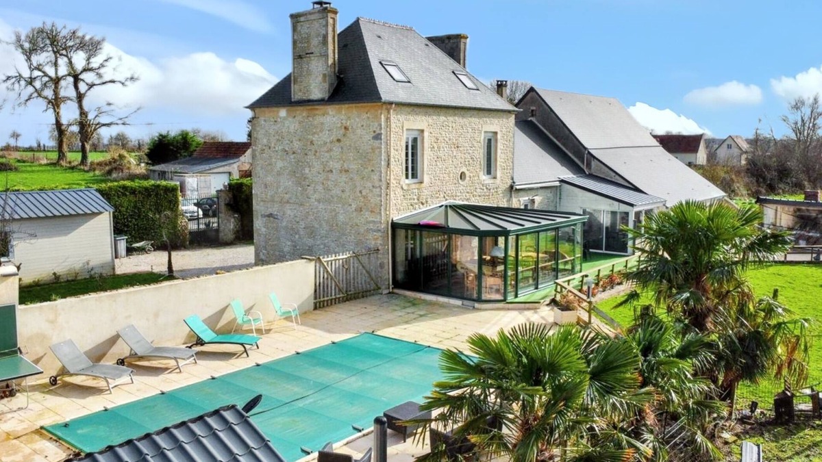 Saint-Germain-du-Pert House | Homerez - House in Saint-Germain-du-Pert