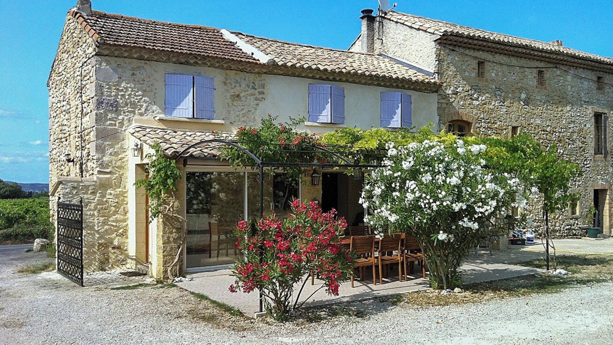 Saint-Victor-la-Coste House | Homerez - House in Saint-Victor-la-Coste