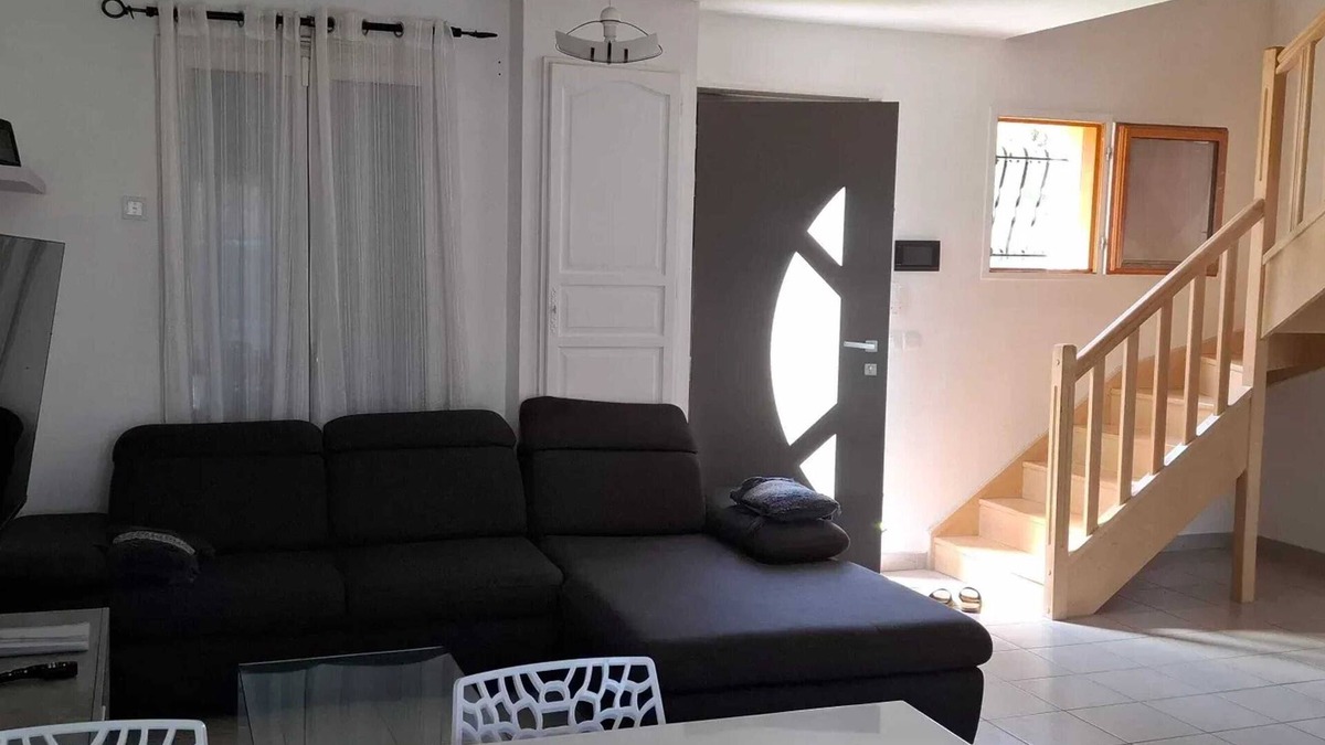 Le Mee-sur-Seine House | Homerez - Home in Le Mée-sur-Seine