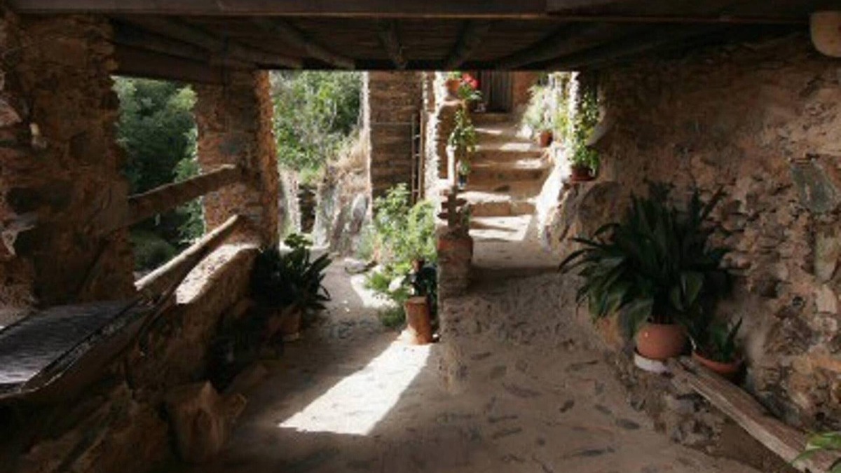 Robledillo de Gata House | Homerez - House for 8 ppl. with terrace and balcony at Robledillo de Gata