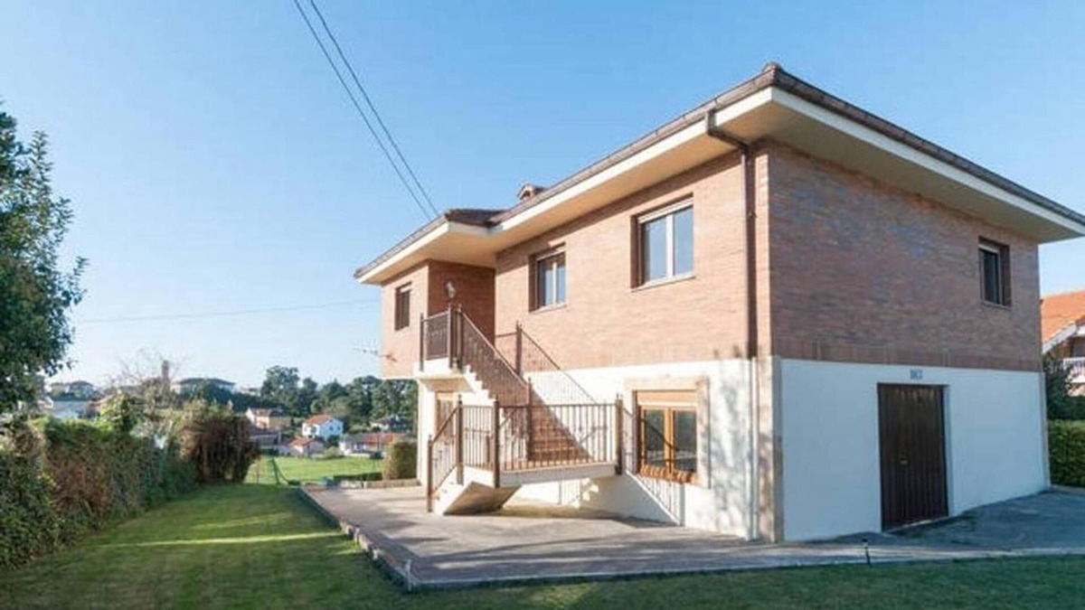 Pedrena House | Homerez - House 1 km away from the beach for 6 ppl. with sea view at Pedreña