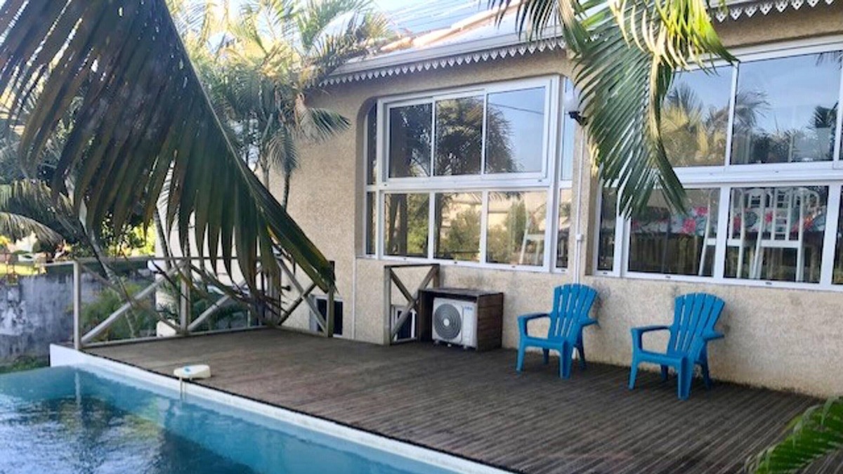 Manapany-les-Bains House | Homerez - House 1 km away from the beach with shared pool, jacuzzi and garden