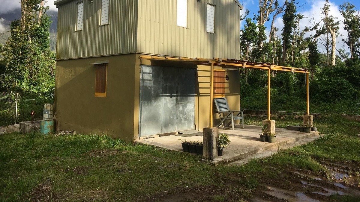 Pont Casse House | Homerez - House for 6 ppl. with sea view and terrace at Layou Valley Road