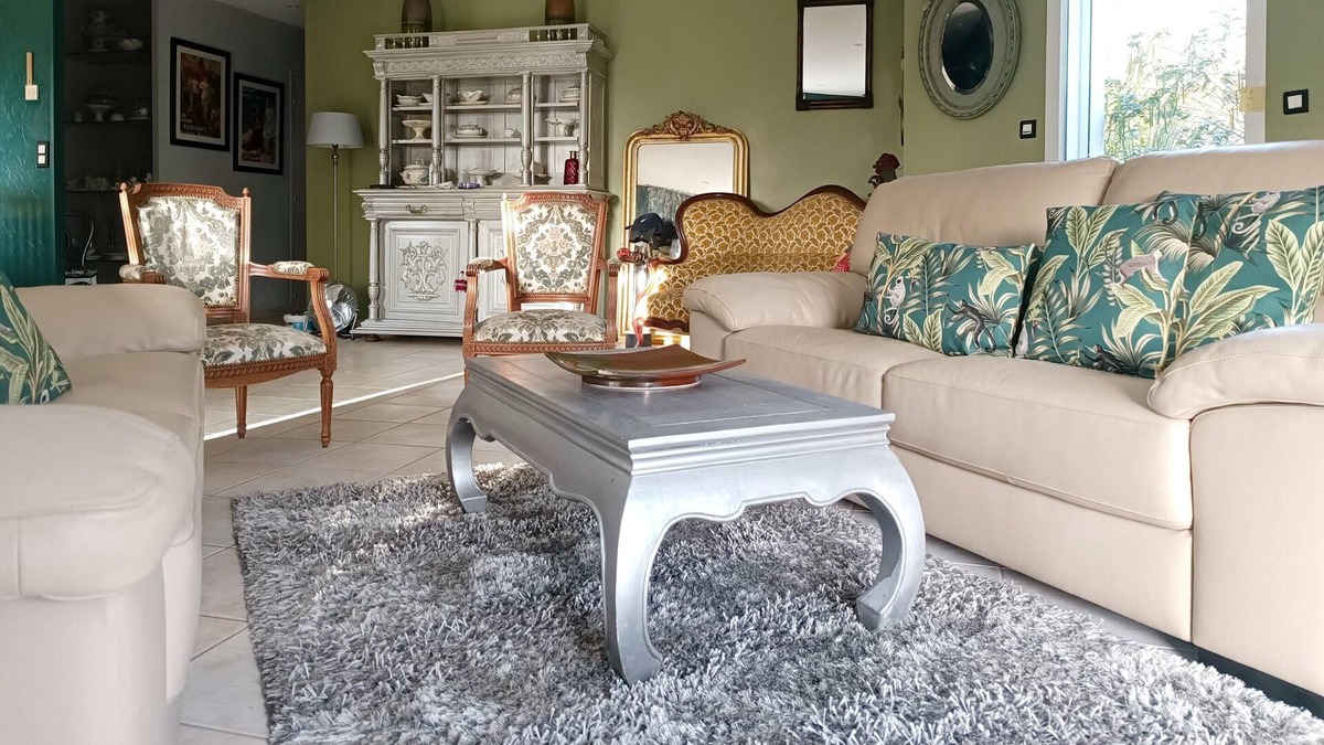 Lisle-sur-Tarn House | Homerez - House for 4 ppl. with jacuzzi, garden and terrace at Lisle-sur-Tarn