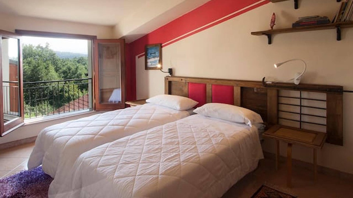 Decollatura House | Homerez - House for 4 ppl. with jacuzzi, garden and terrace at Decollatura