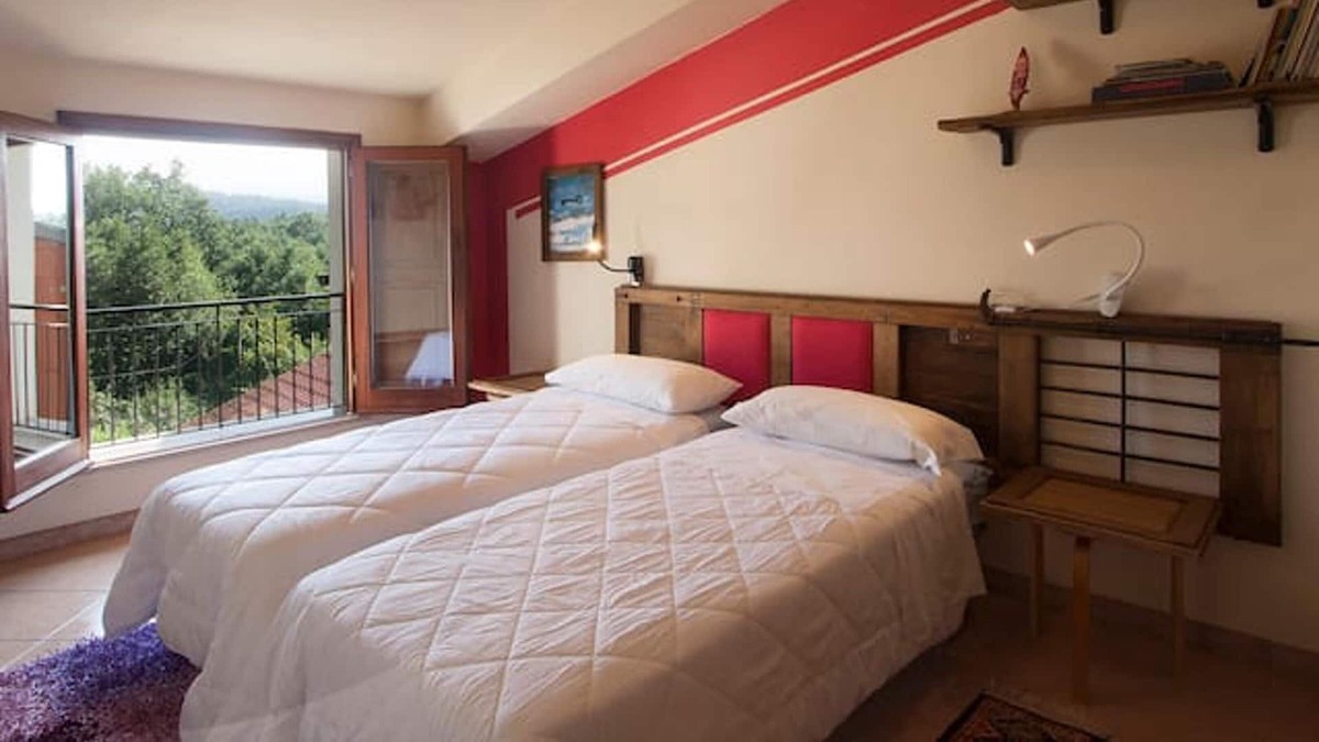 Decollatura House | Homerez - House for 4 ppl. with jacuzzi, garden and terrace at Decollatura