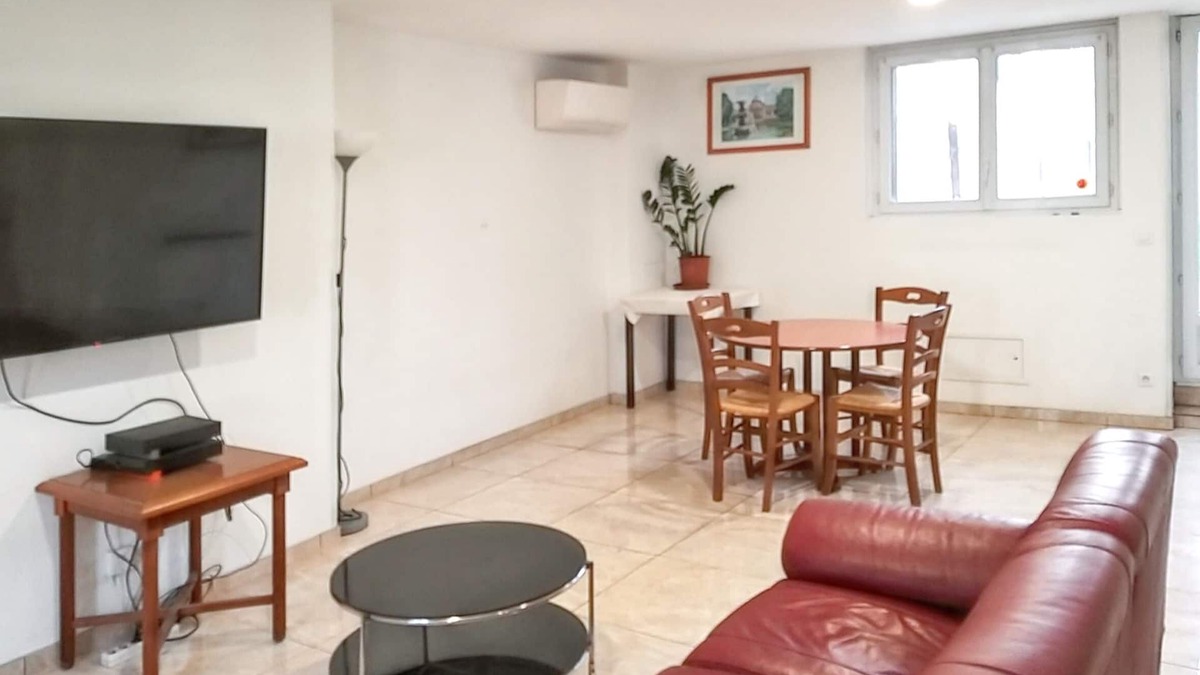 Crouy-sur-Ourcq House | Homerez - House in Crouy-sur-Ourcq.