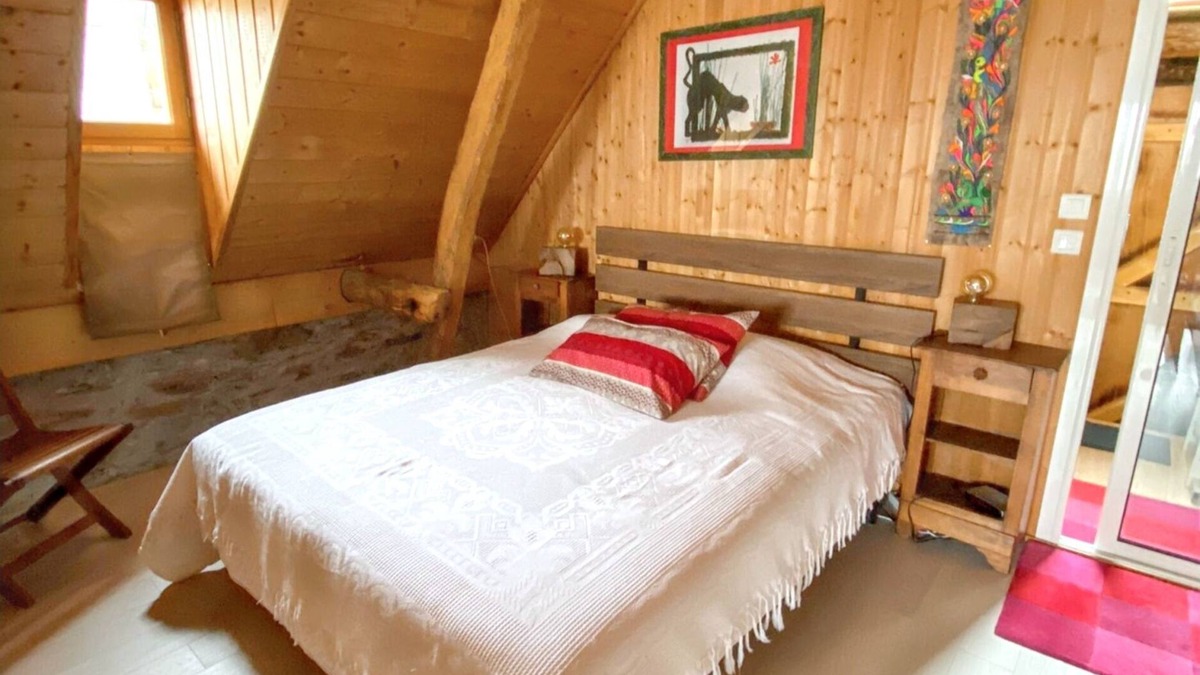 Mont House | Homerez - House in Mont >Mountain view