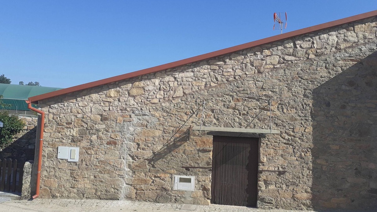Salsas House | Homerez - House in Parada with mountain view