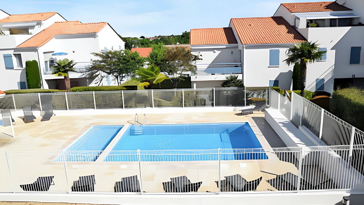 Vaux-sur-Mer House | Homerez - House in Vaux-sur-Mer