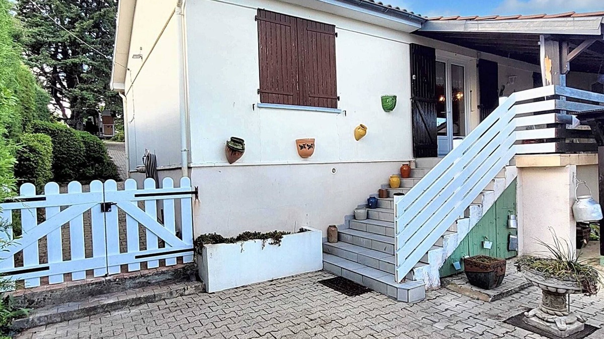 Veyras House | Homerez - House in Veyras with Pool