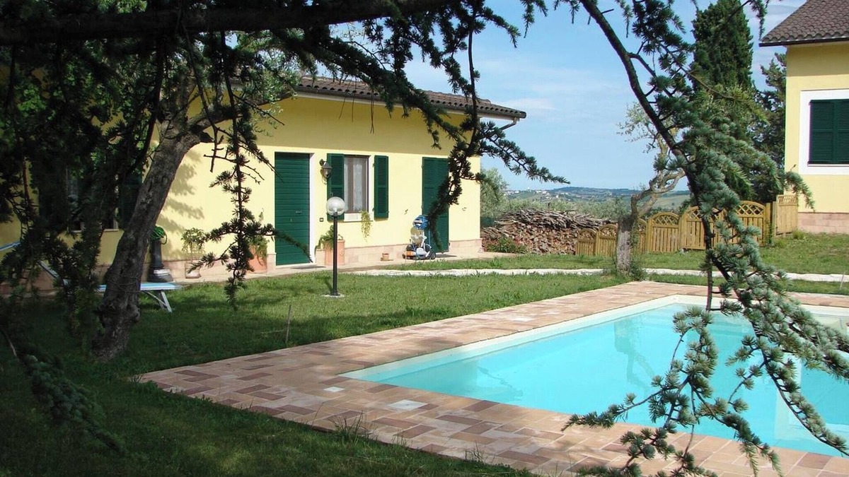 Mogliano House | Homerez - House Mogliano, pool
