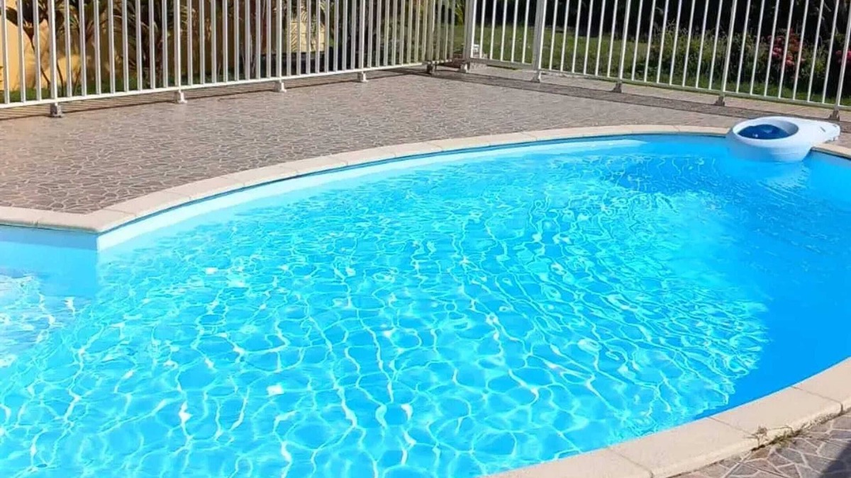 Dubedou House | Homerez - House Saint-François with pool
