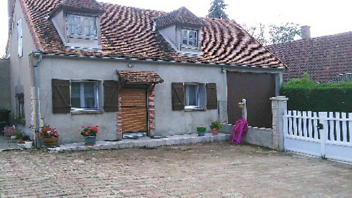 Loire - Vignobles et Nohain House | Homerez - House Saint-Père, fireplace