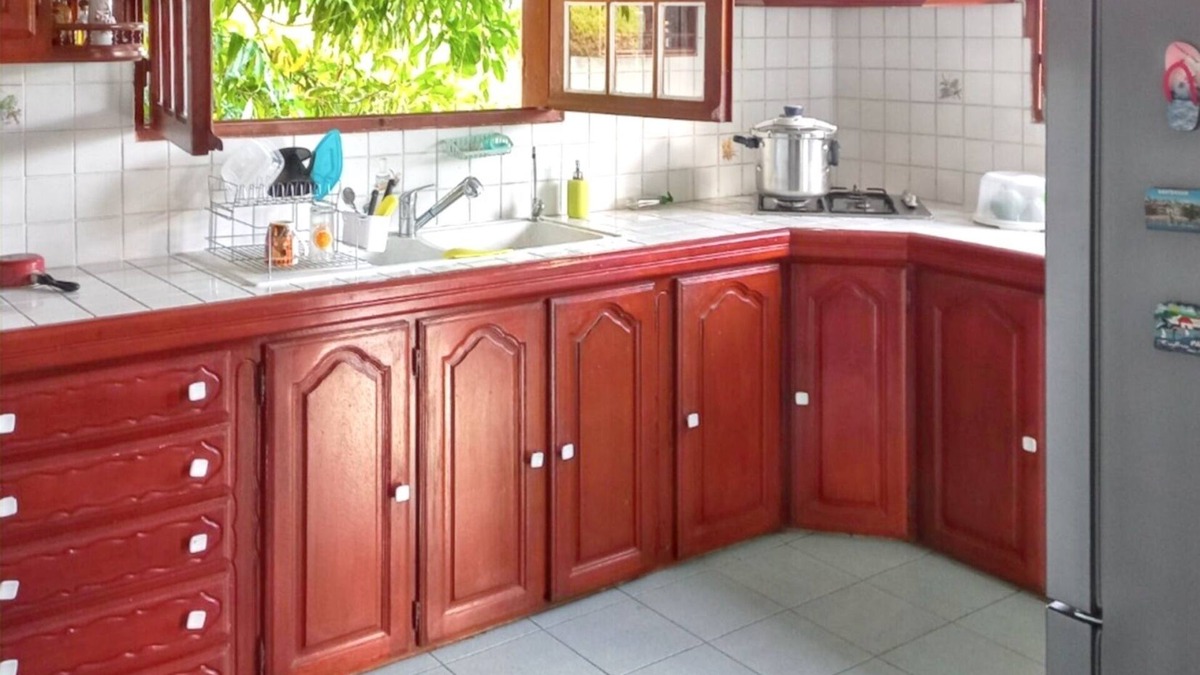 Saint-Claude House | Homerez - House St-Claude seaside