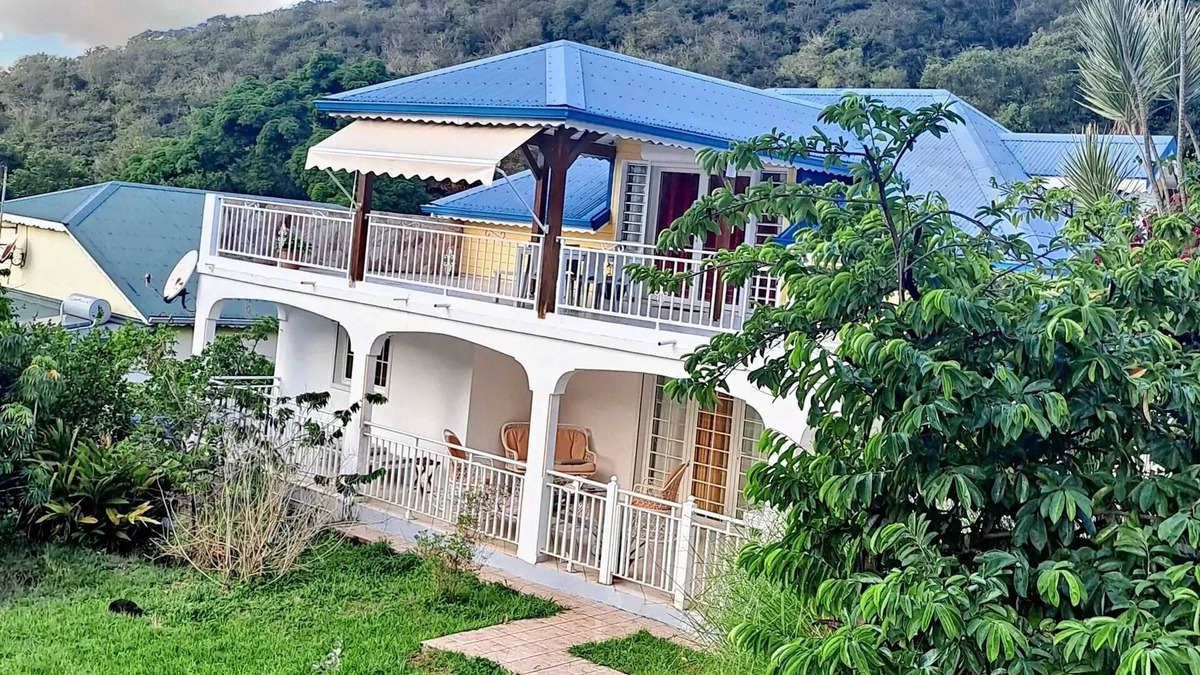 Vieux-Fort House | Homerez - House Vieux Fort sea view