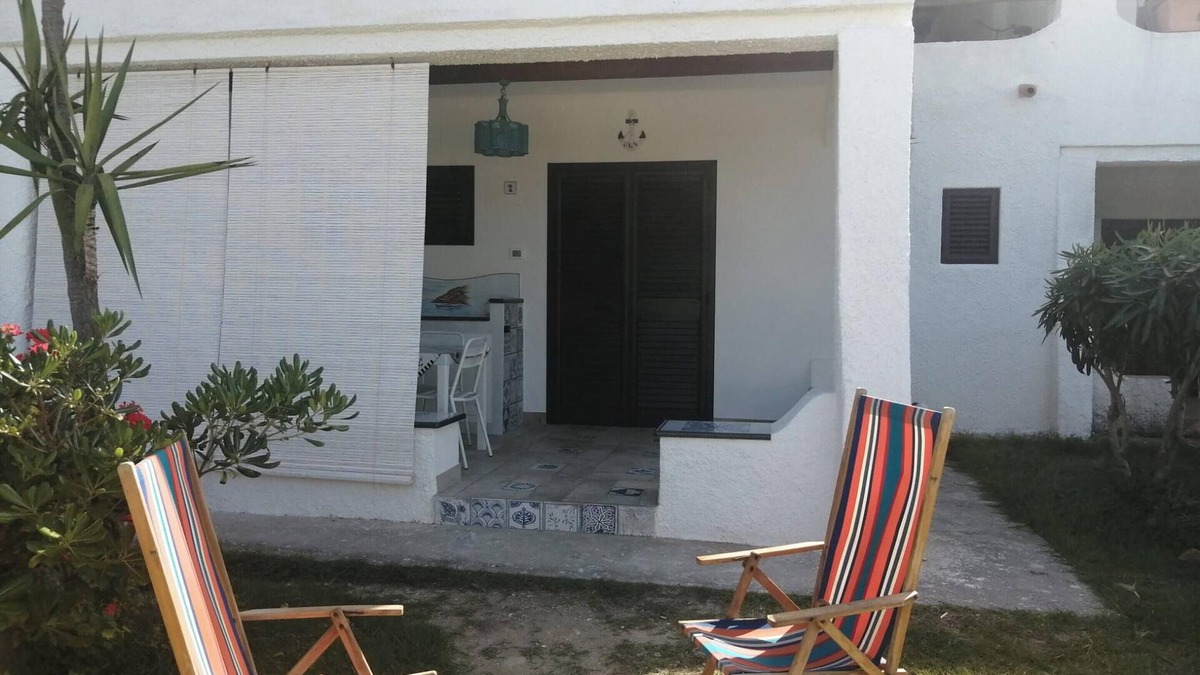 Vulcano Porto House | Homerez - House Vulcano garden