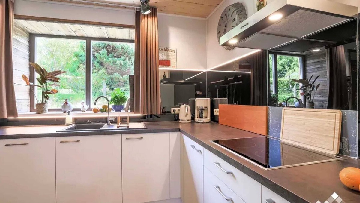 Leglise House | Homerez - House with garden in Léglise - Terrace and Wi-Fi