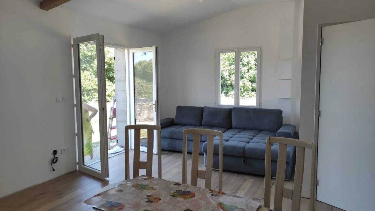 Campsas House | Homerez - House with garden in Campsas