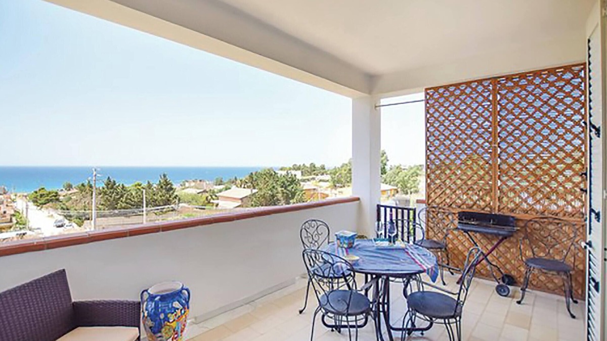 San Giorgio Apartment | Homerez - Apartment in San Giorgio, Sea View