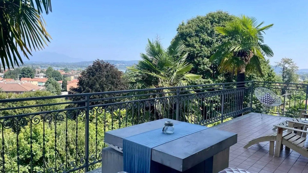 Arona Apartment | Homerez - Lake View Apartment in Arona