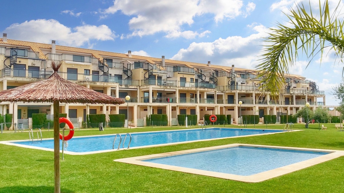 San Jorge Apartment | Homerez - Modern Apartment in Castellón, 55m² + Pool
